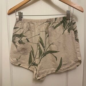 Lisa Says Gah|| Floral Linen Floral Shorts, Size Small